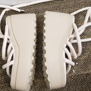 VIC MATIE WEDGE IVORY SANDLE.  SUZE 6